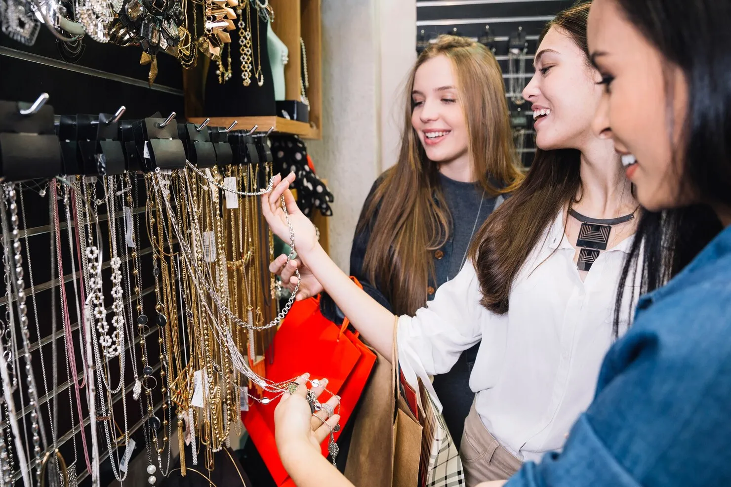 Jewelry & Fashion Brands Jewelry & Fashion Brands